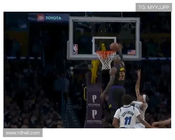 [NBA]福克斯突击篮下 克里斯蒂送钉板大帽.